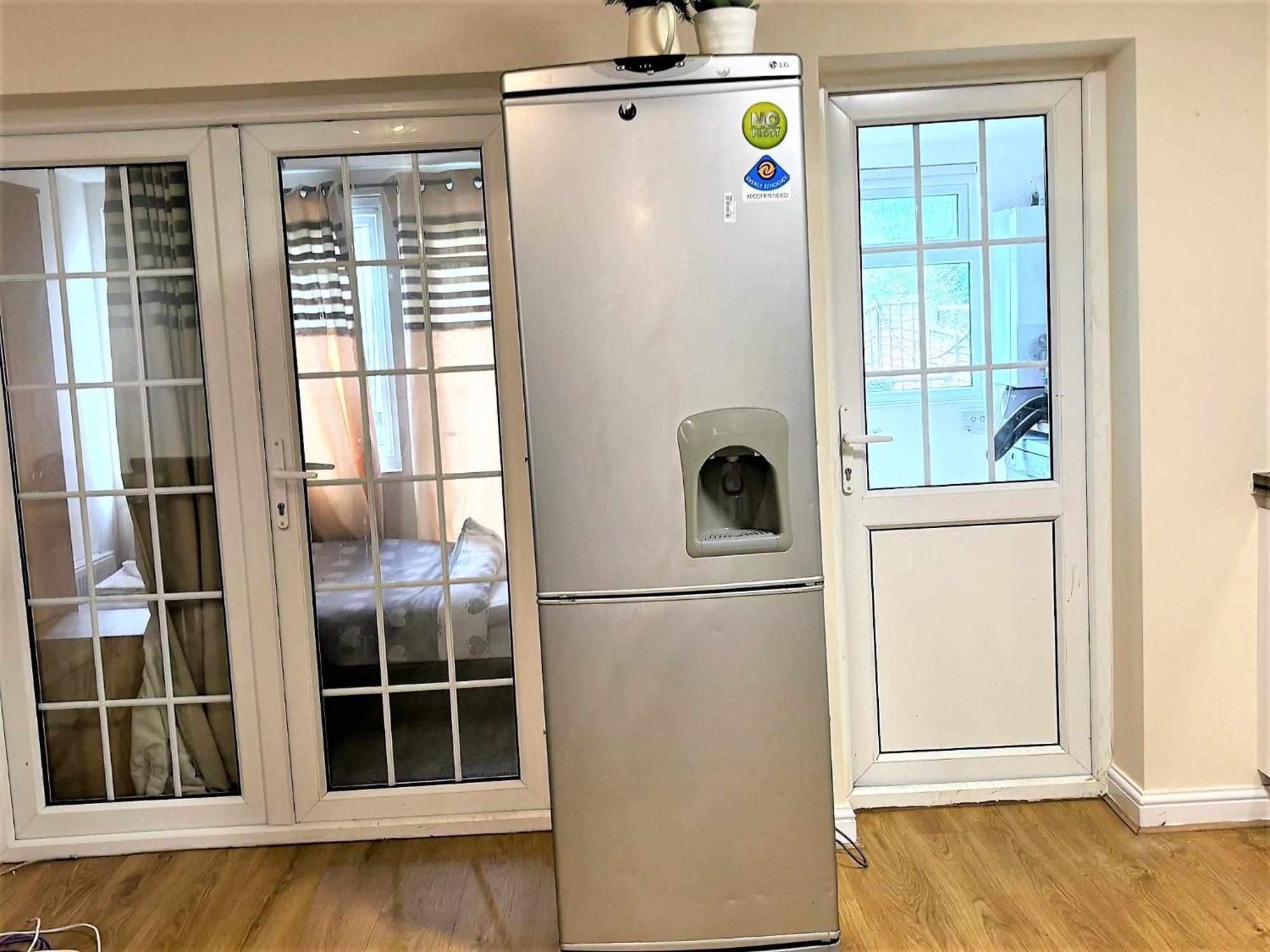 London Luxury 5 Bedroom House 2 Min Walk To The Tube Station Dagenham Exterior photo