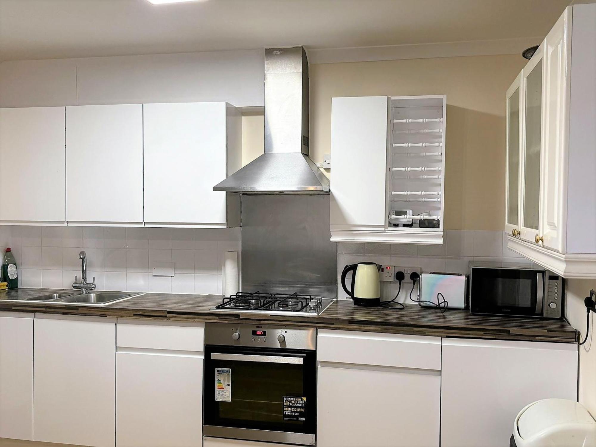 London Luxury 5 Bedroom House 2 Min Walk To The Tube Station Dagenham Exterior photo